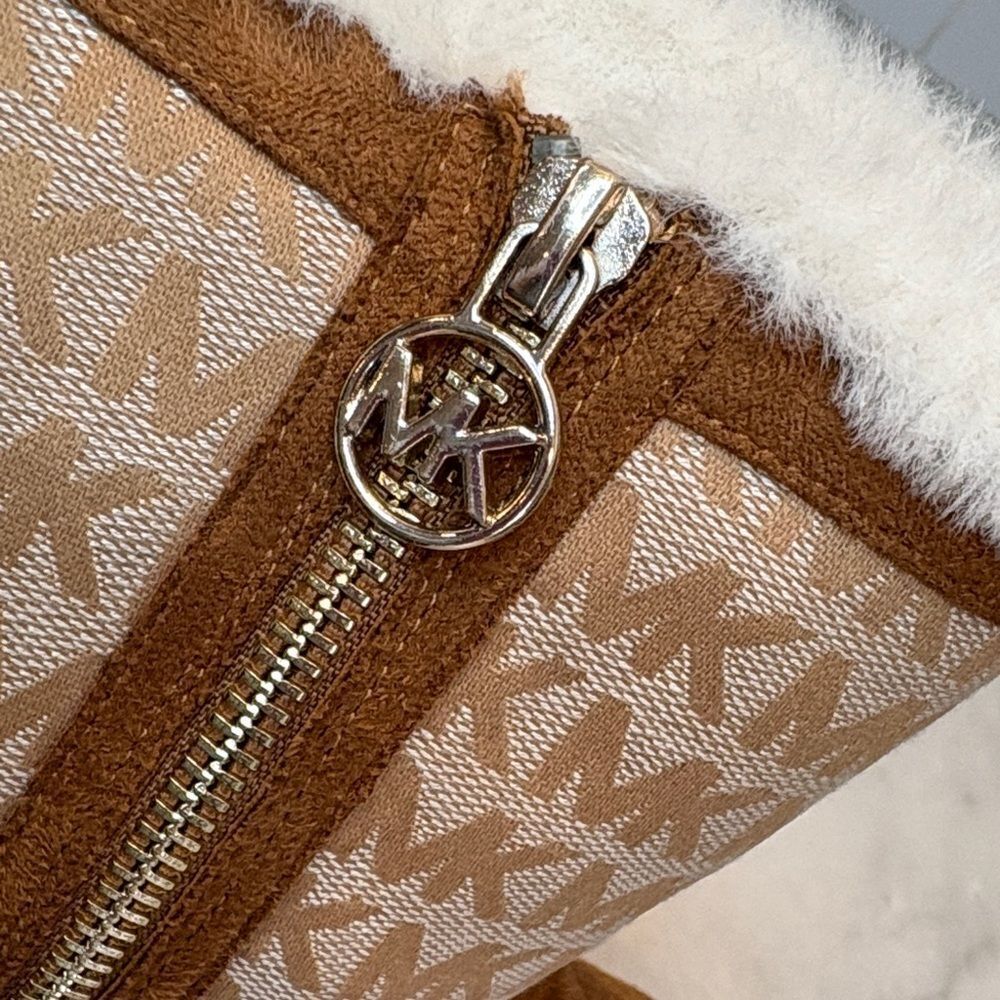 Michael Kors Boots Suede Tan Signature Logo Winter Shoes Designer - Picture 15 of 16